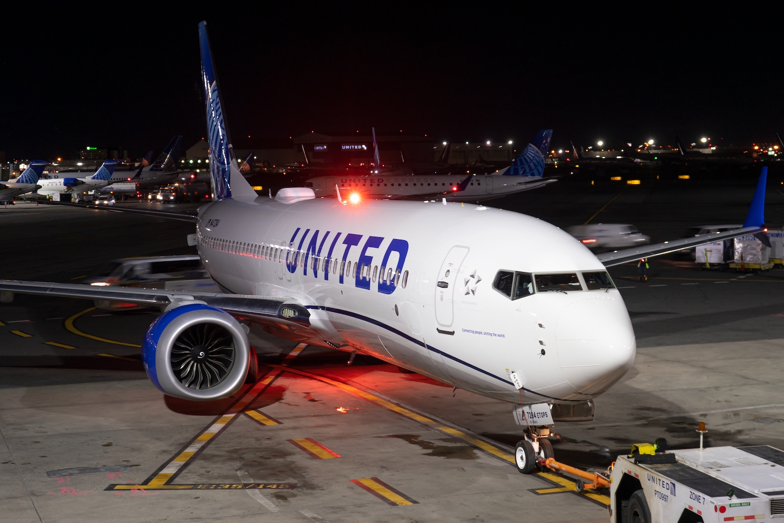 United 737 MAX in Newark