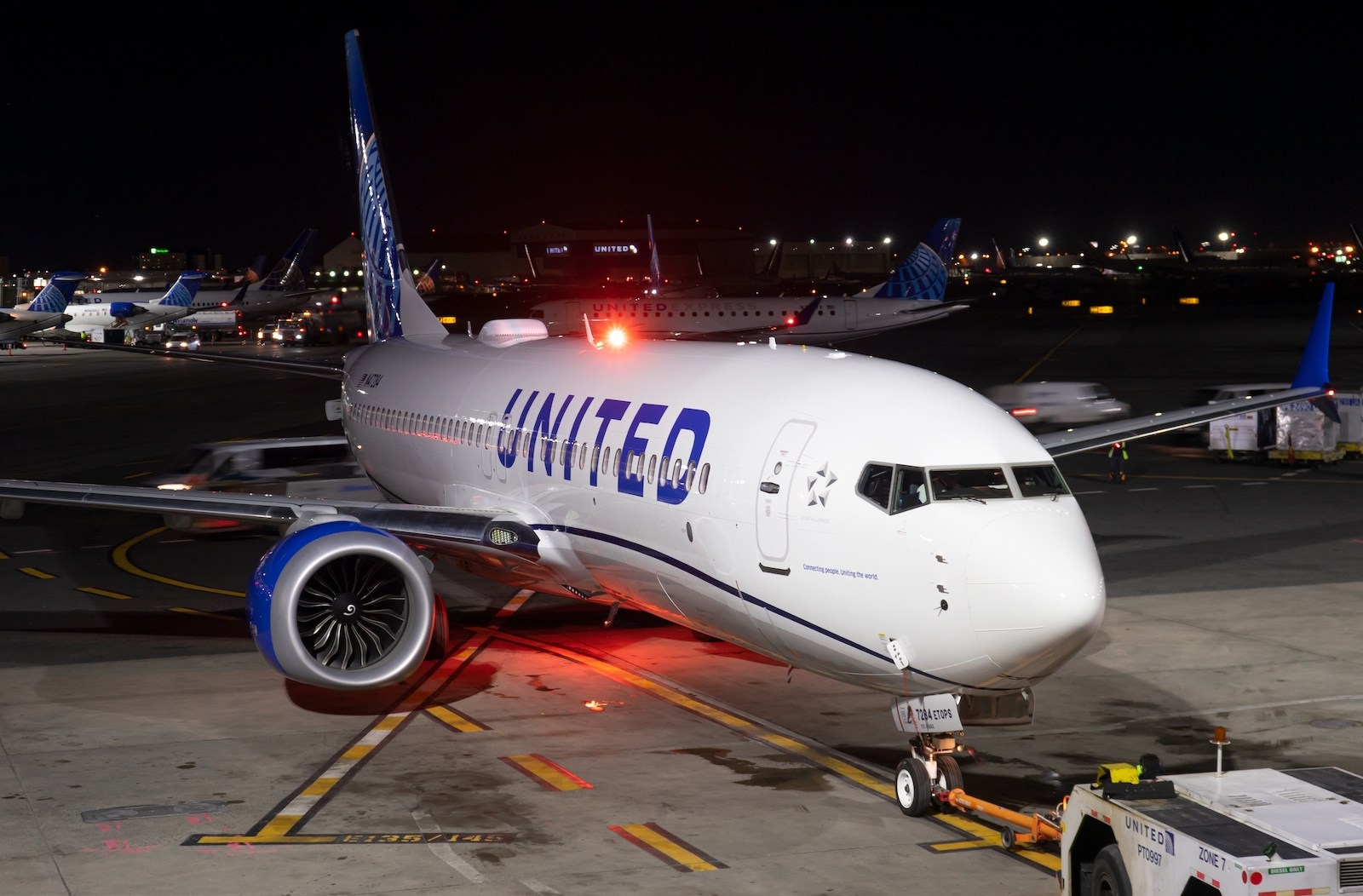 United 737 MAX in Newark