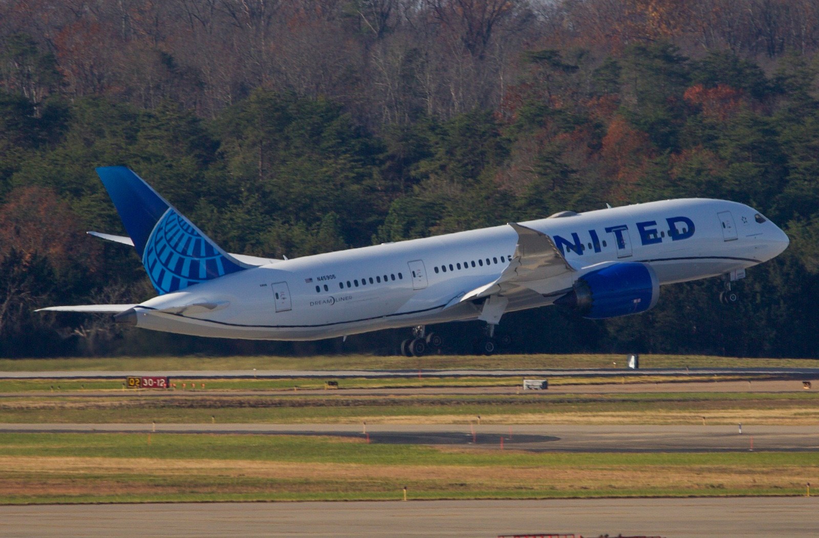 United 787-8