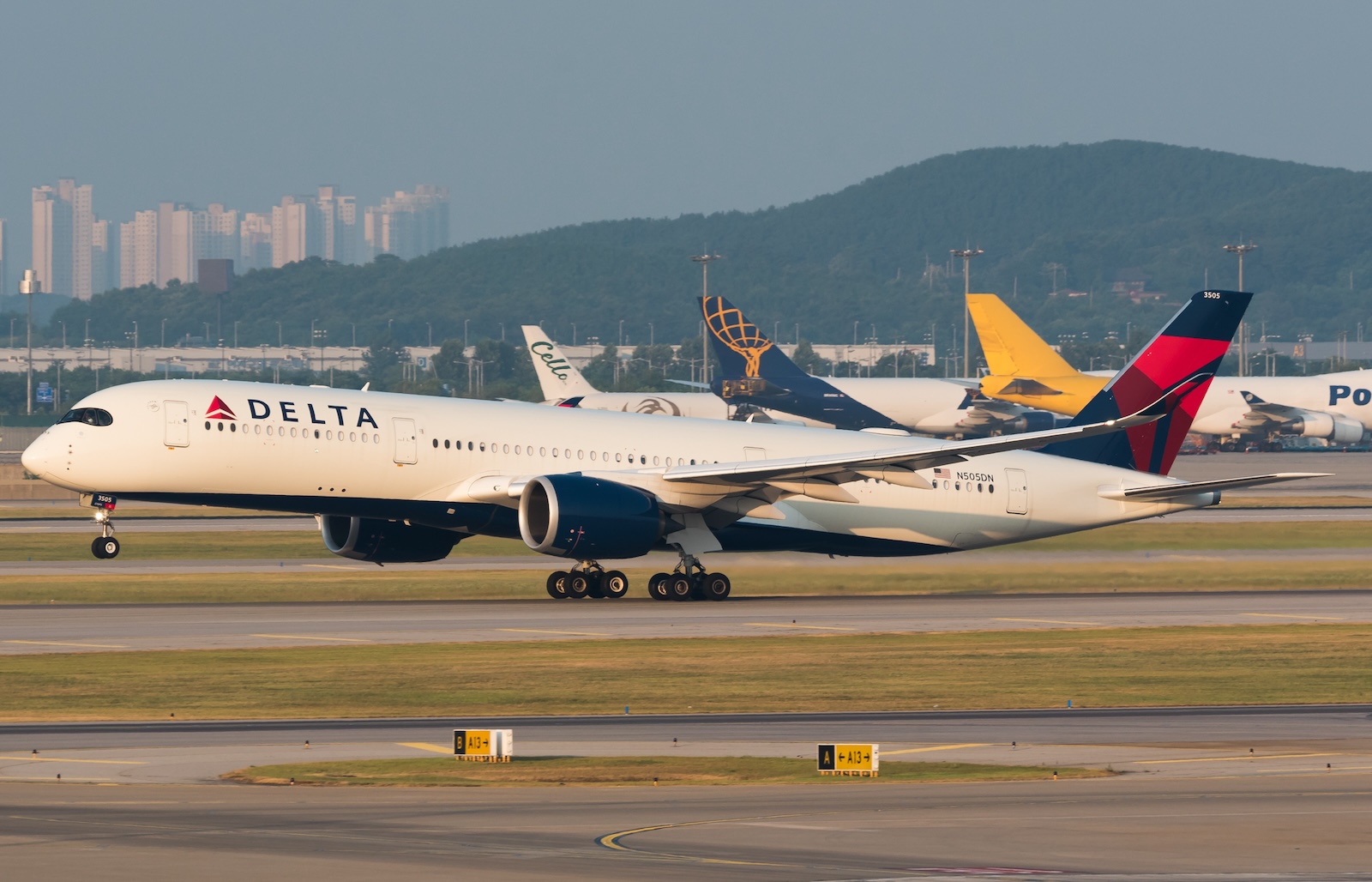 A Delta A350
