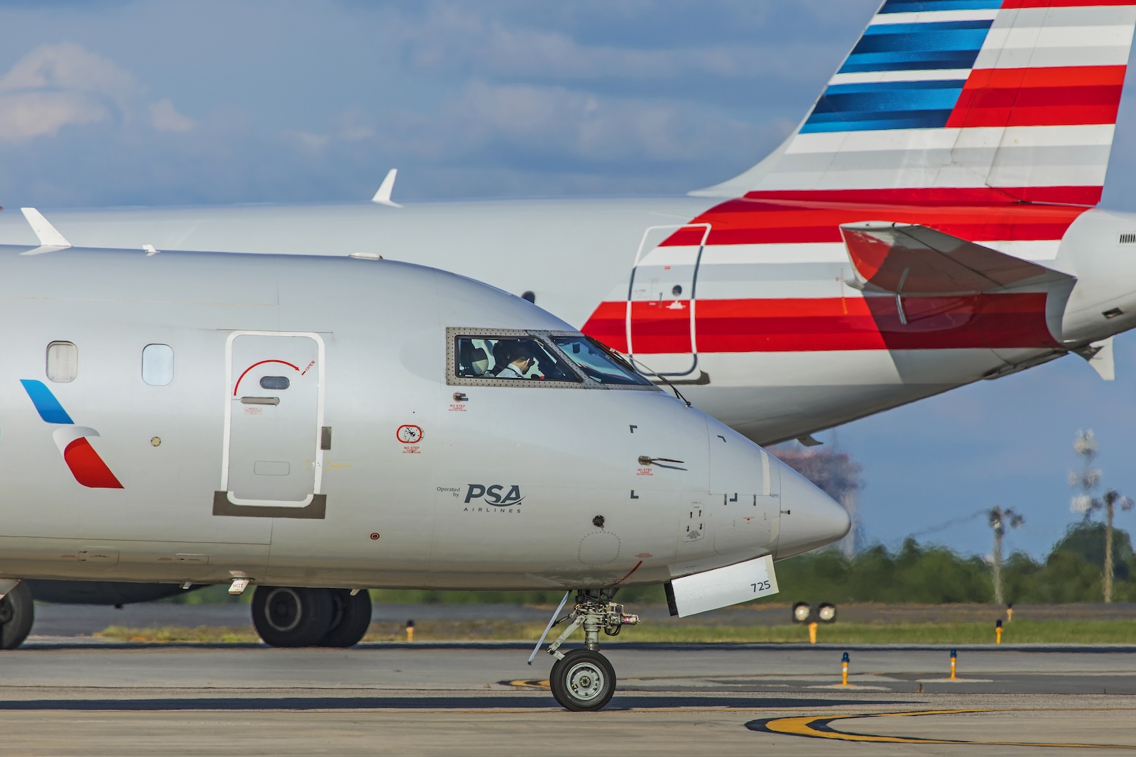 American CRJ-700