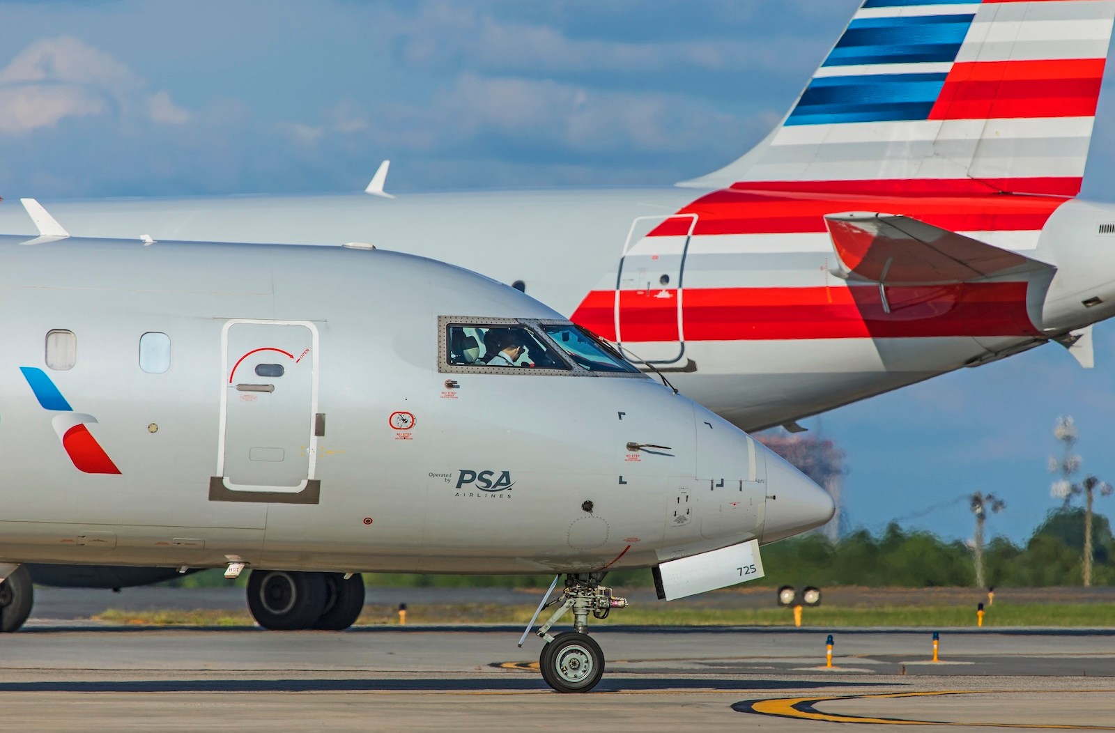 American CRJ-700