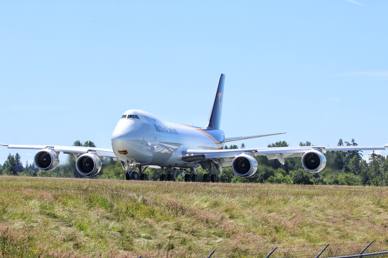 UPS 747-8