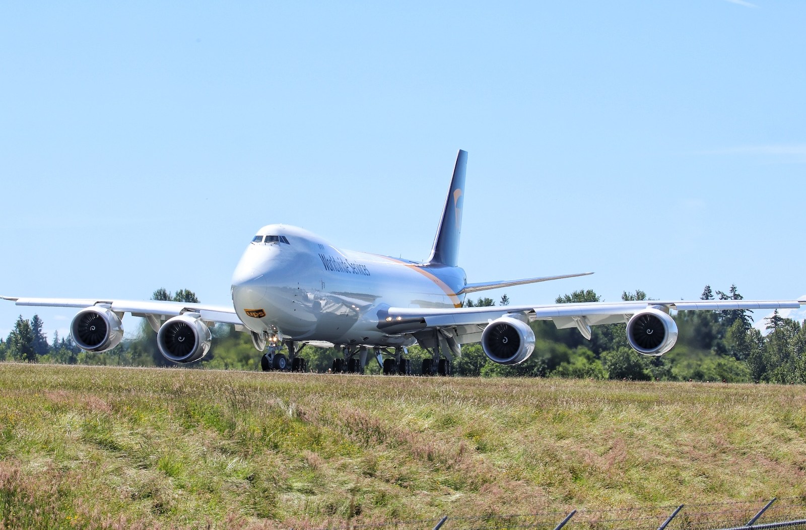 UPS 747-8