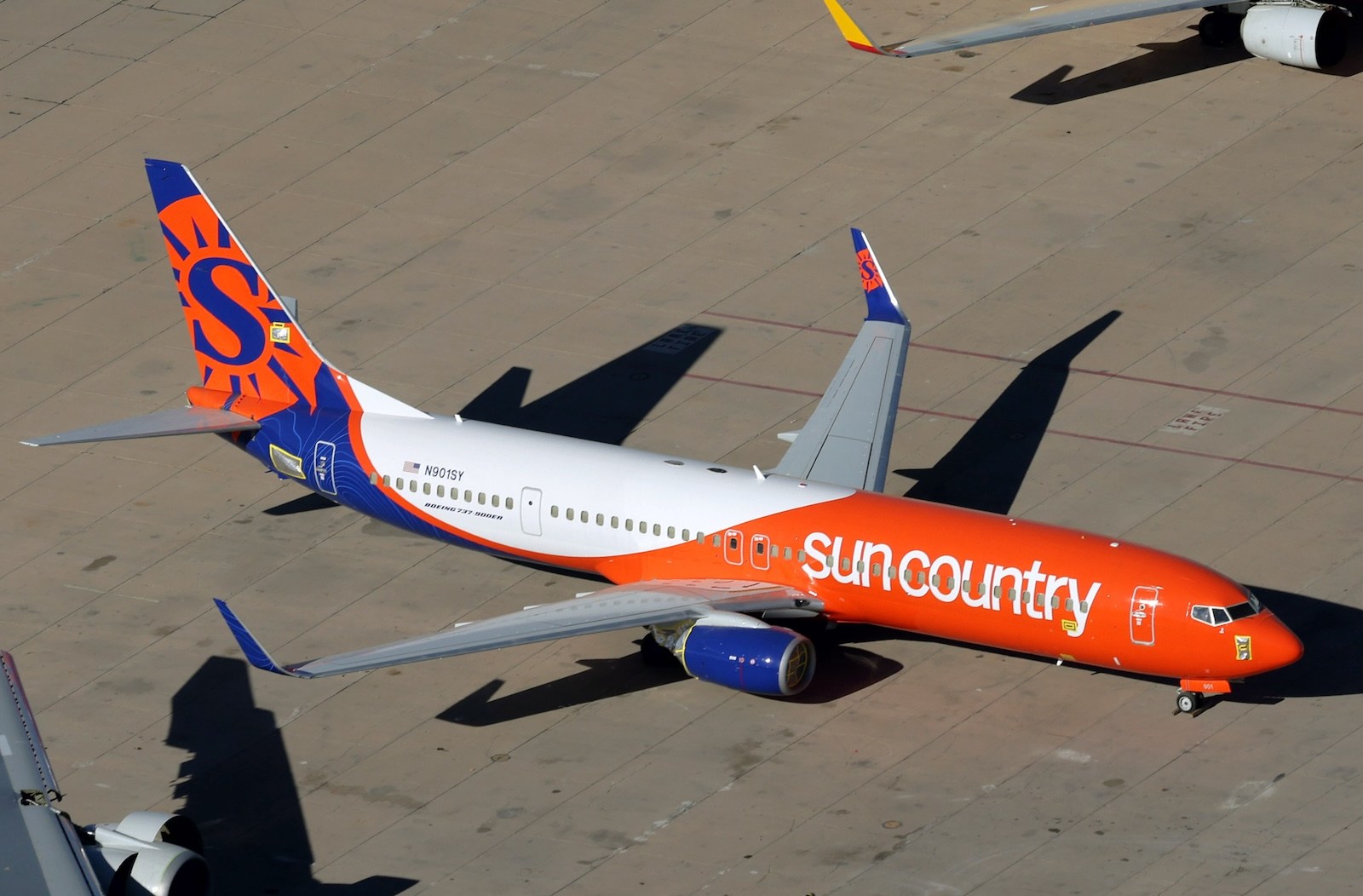 Sun Country 737-900