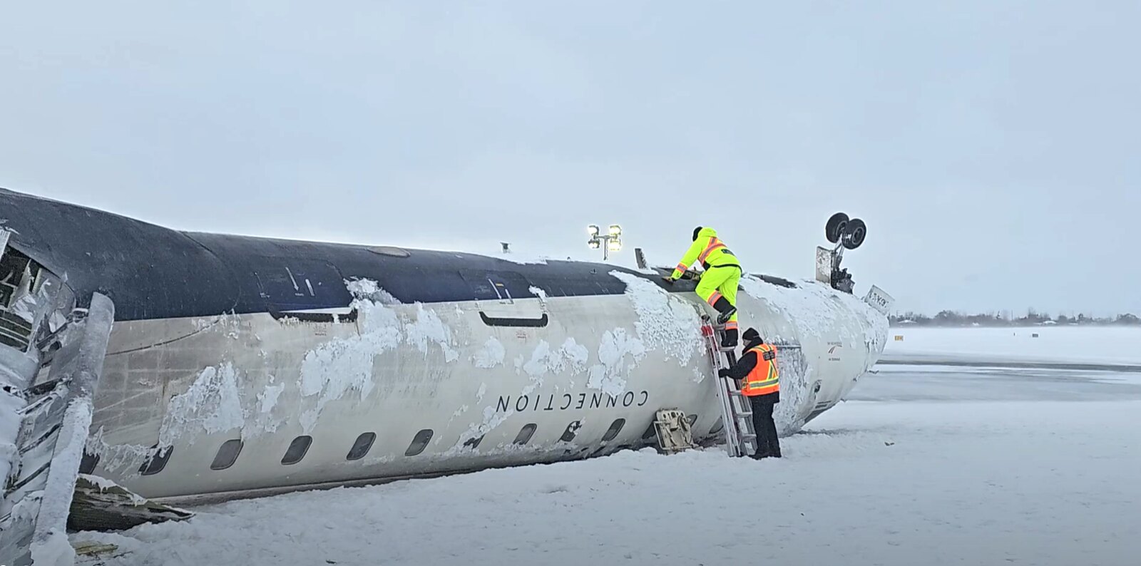 Endeavor Air CRJ-900 wreckage