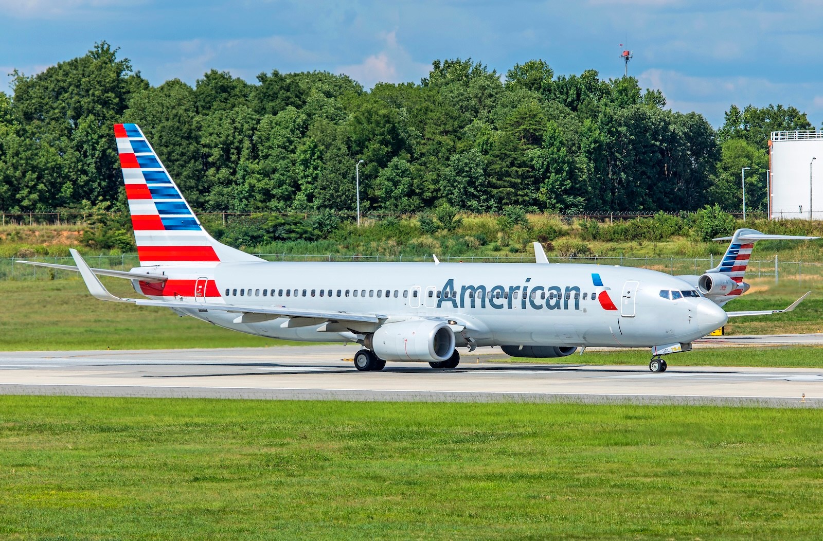 American 737-800