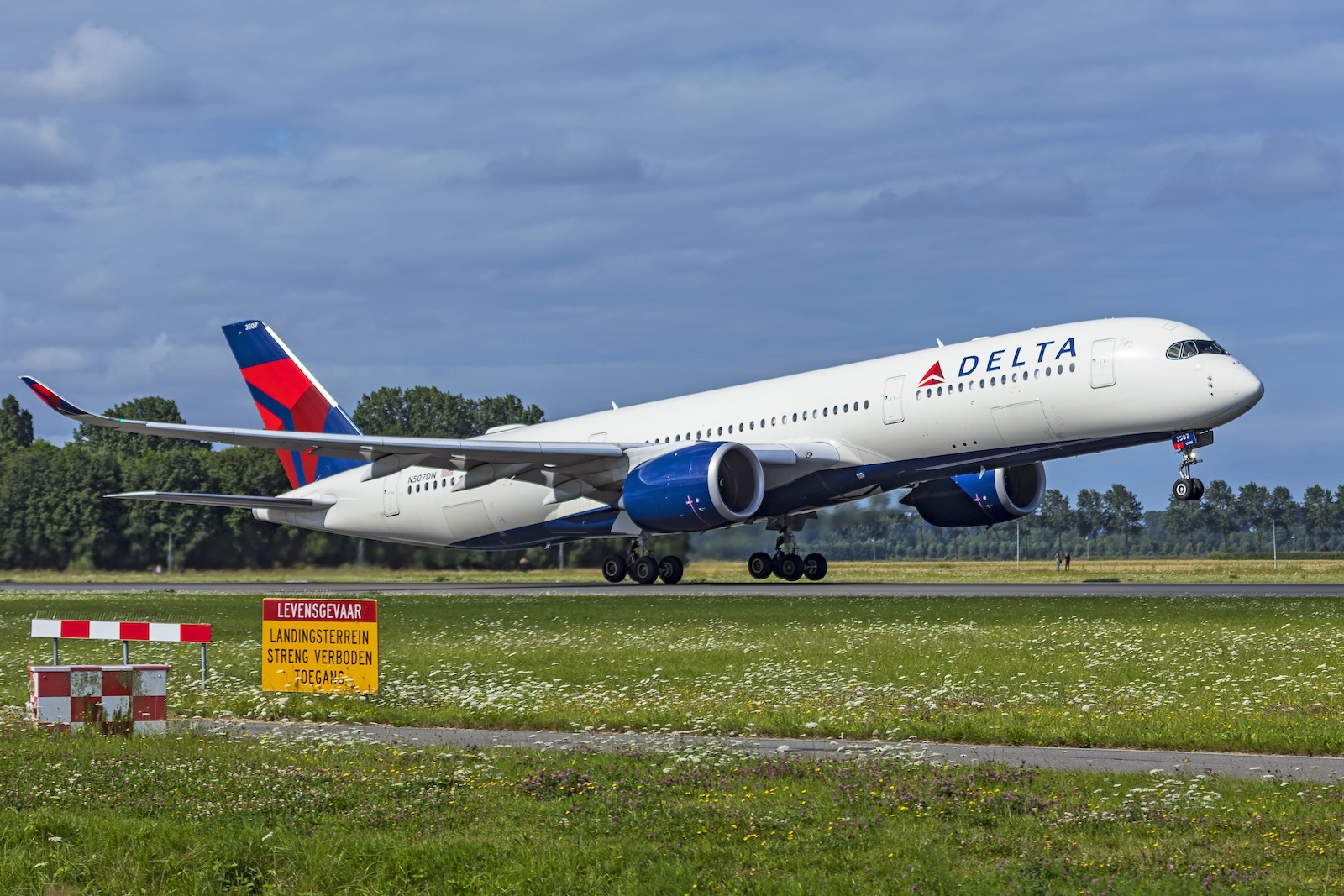 Delta A350