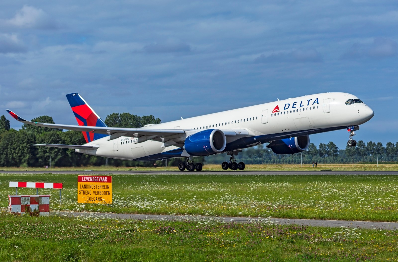 Delta A350