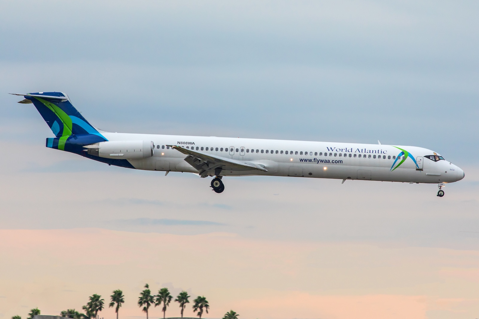 World Atlantic Airways MD-80