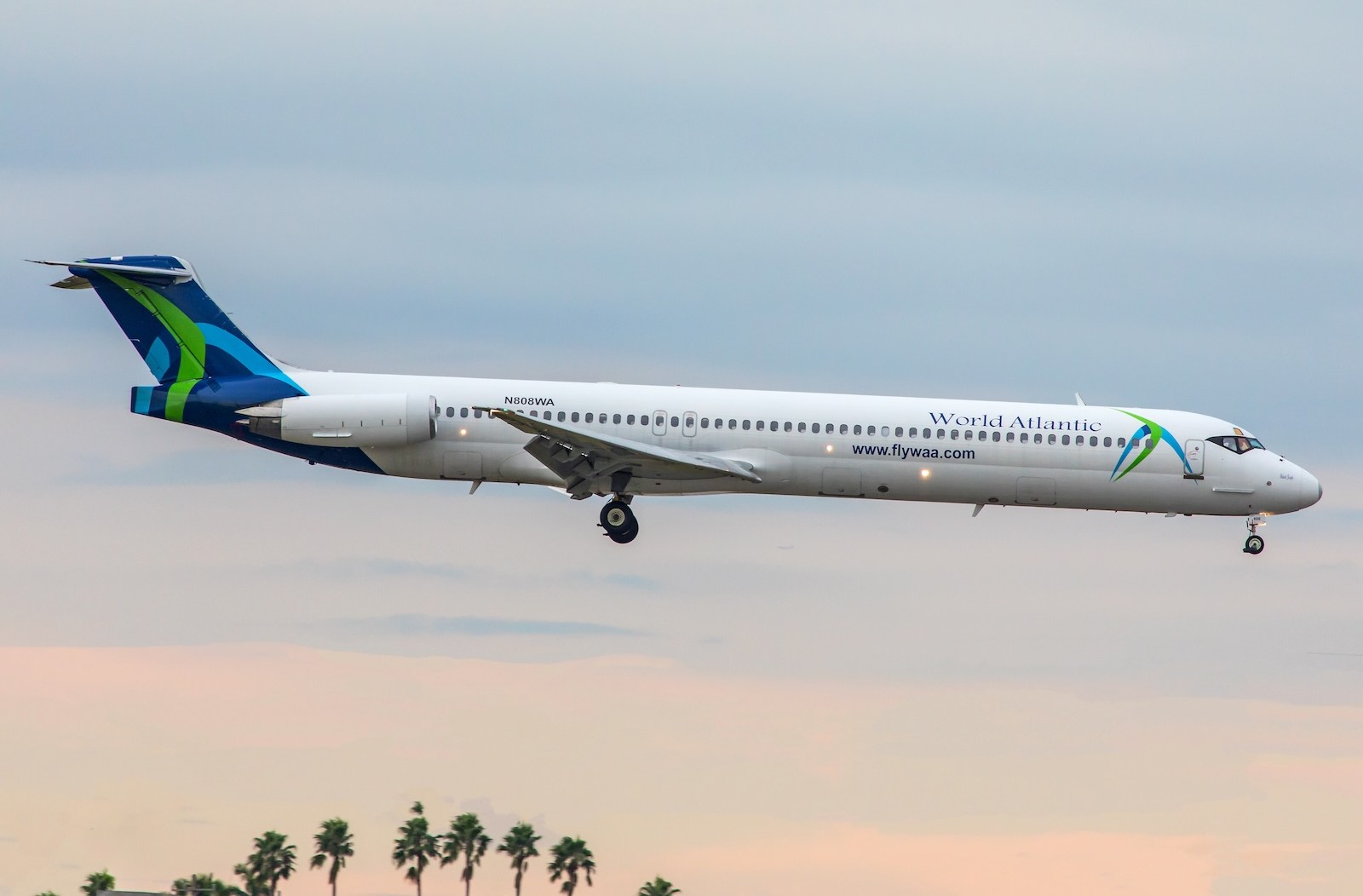 World Atlantic Airways MD-80