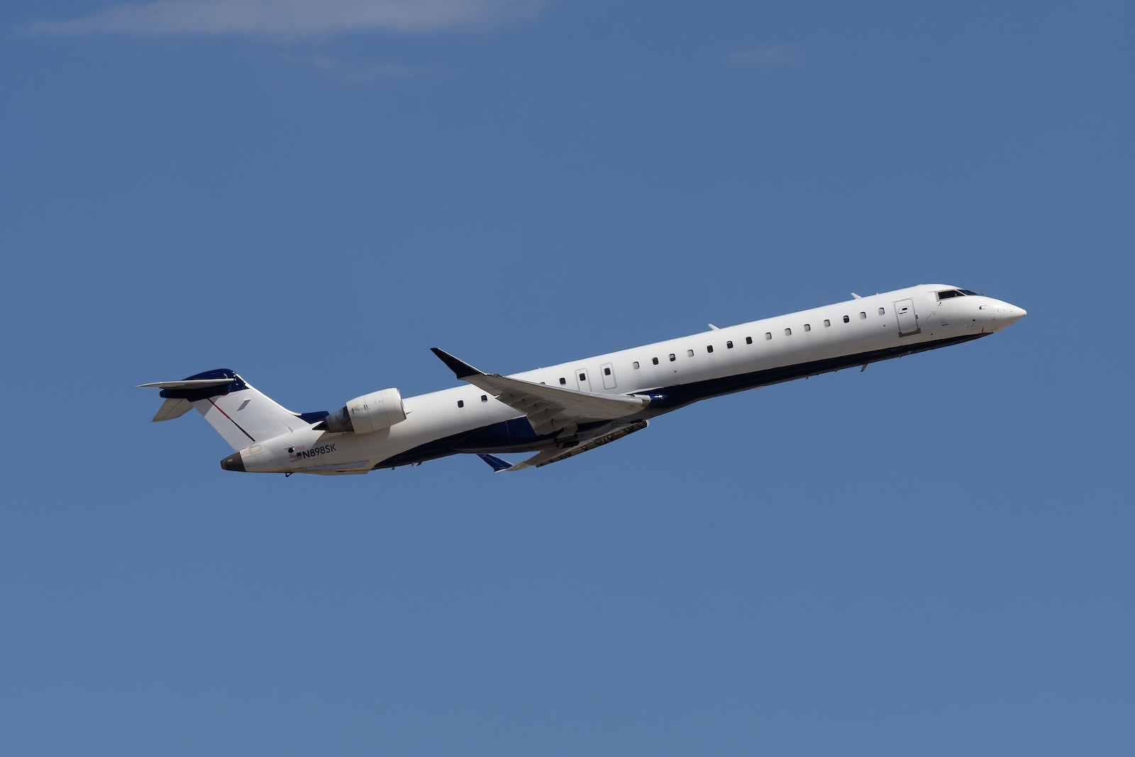 SkyWest CRJ-900