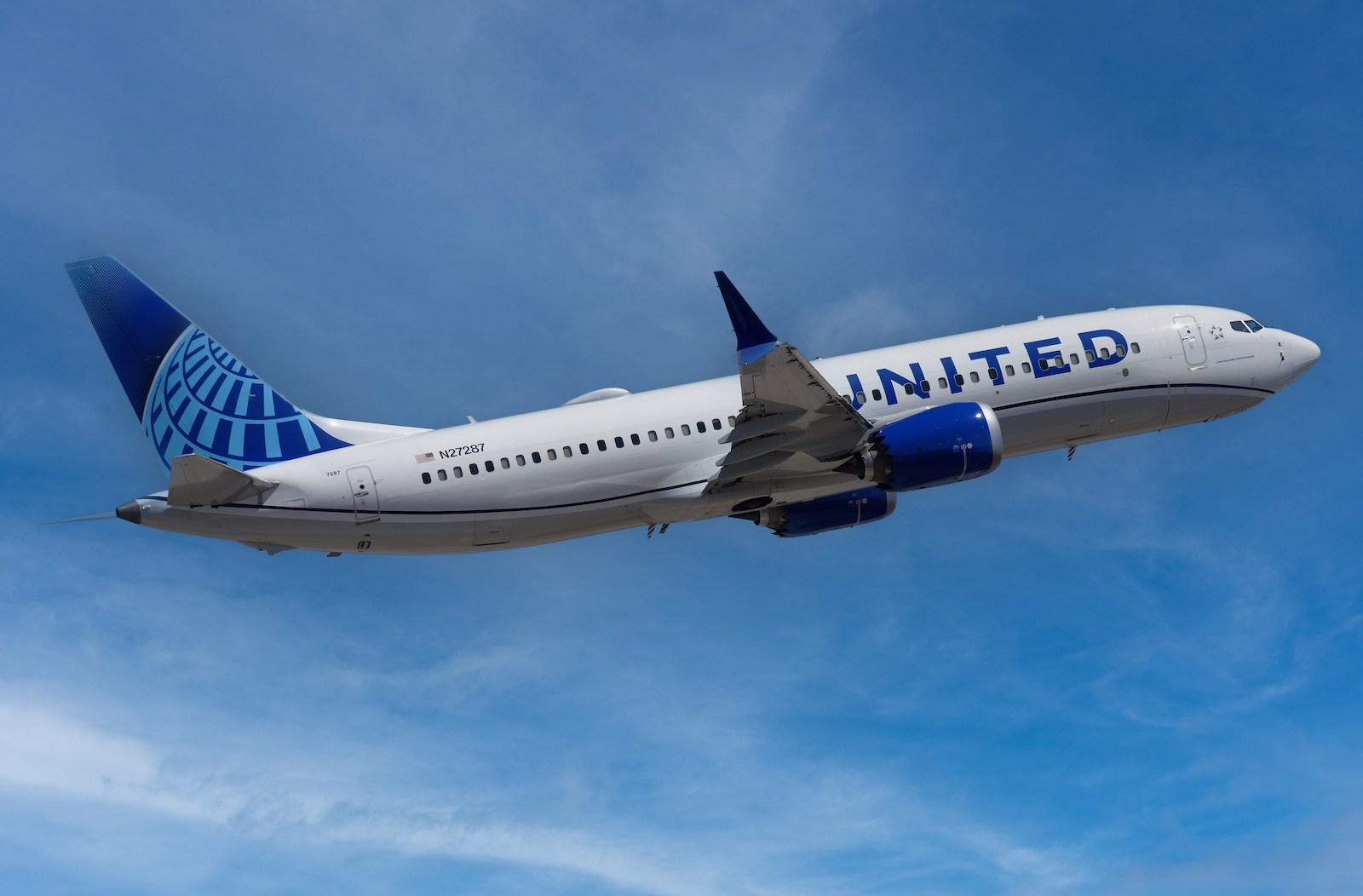 United 737 MAX 8