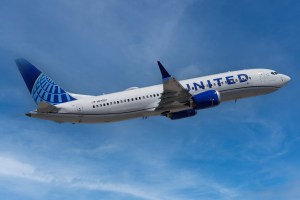 United 737 MAX 8