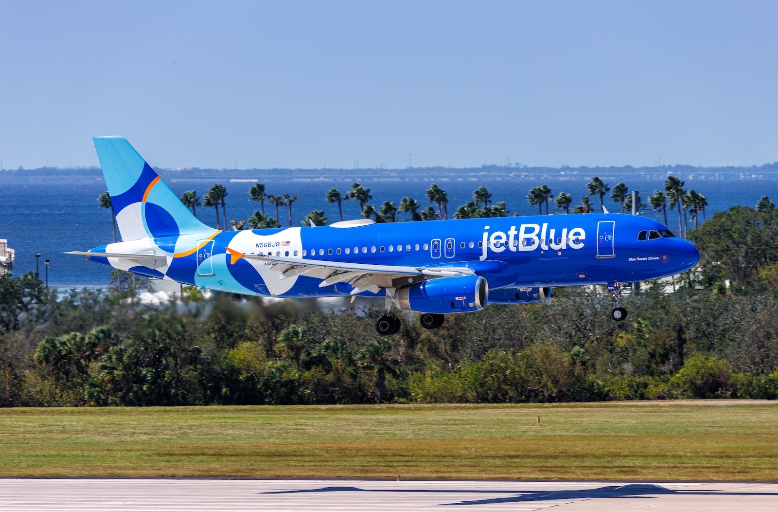 A JetBlue A320