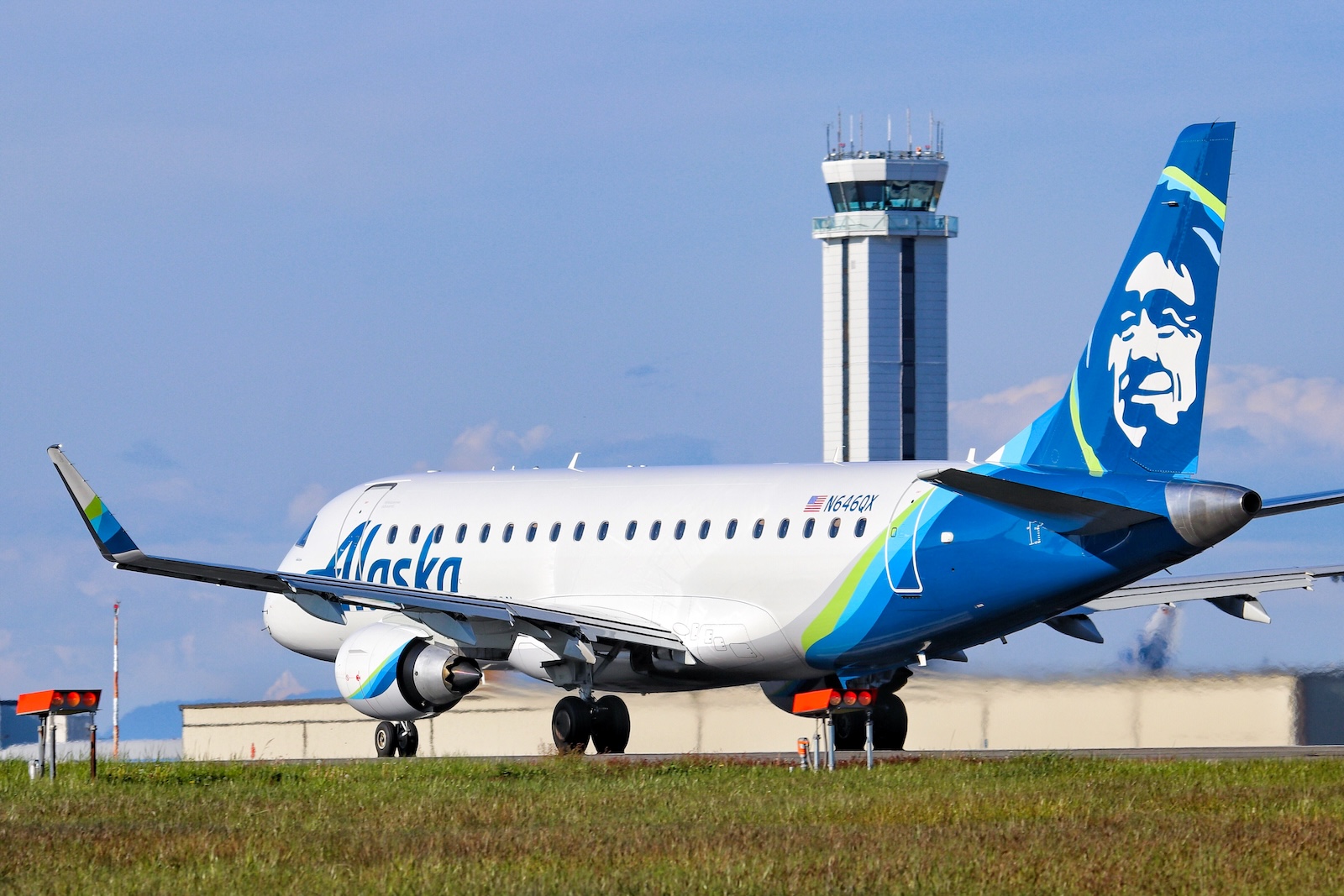 Horizon Air E175
