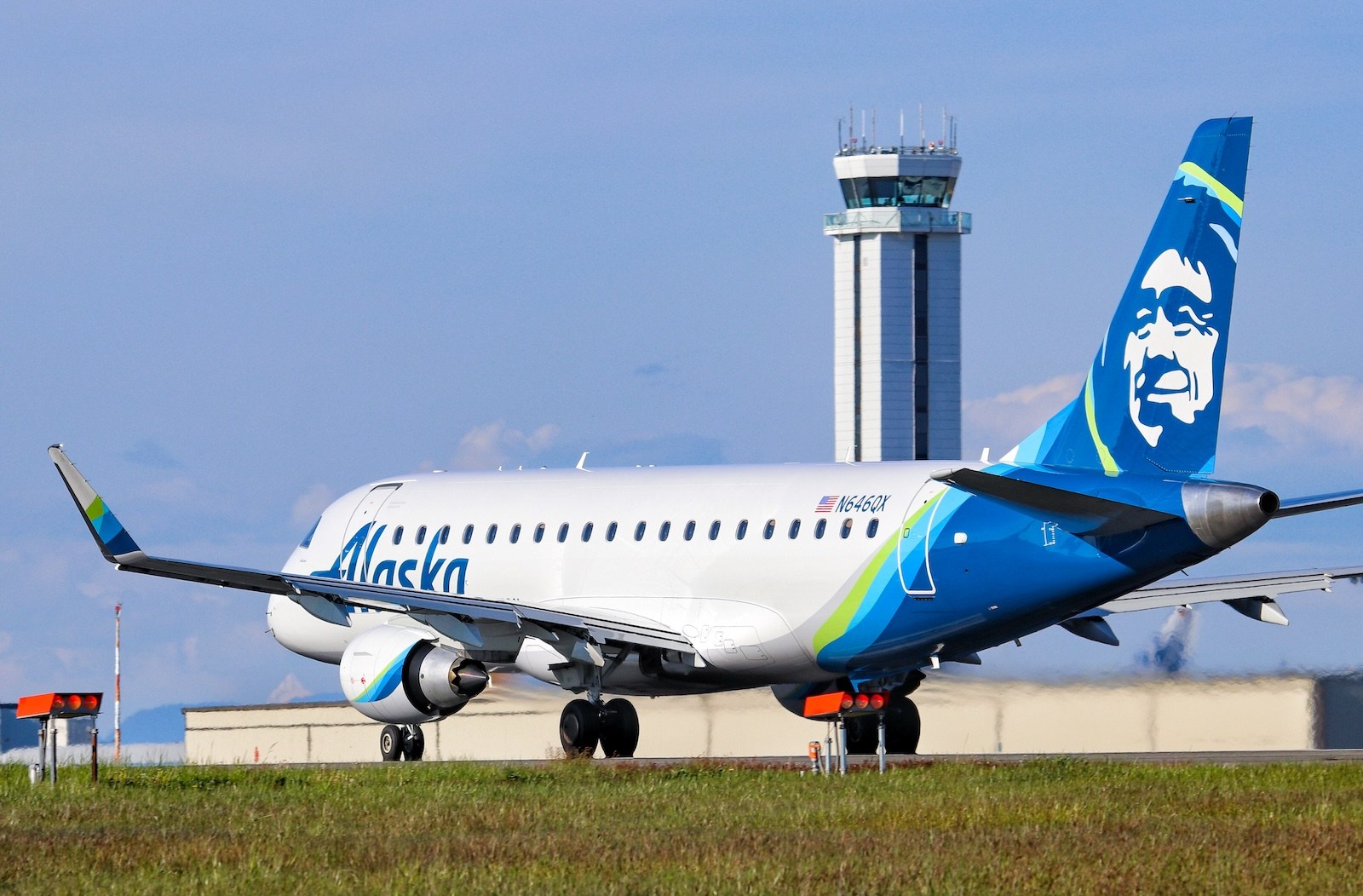 Horizon Air E175
