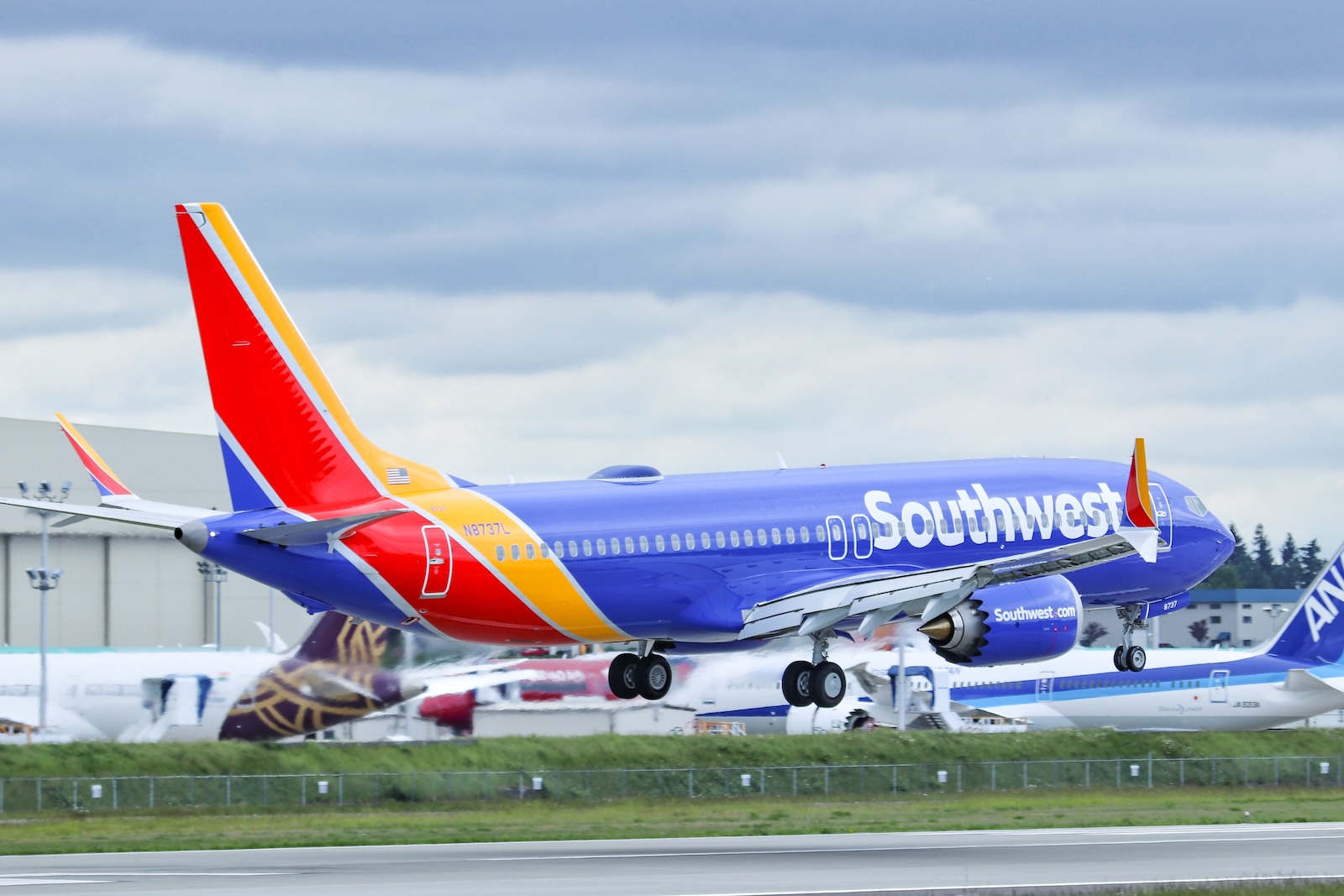 Southwest Rolls Out Secondary Cockpit Doors | AirlineGeeks.com