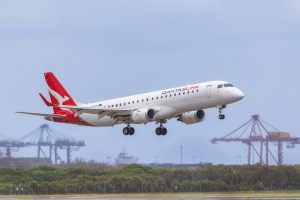 A QantasLink Embraer E190