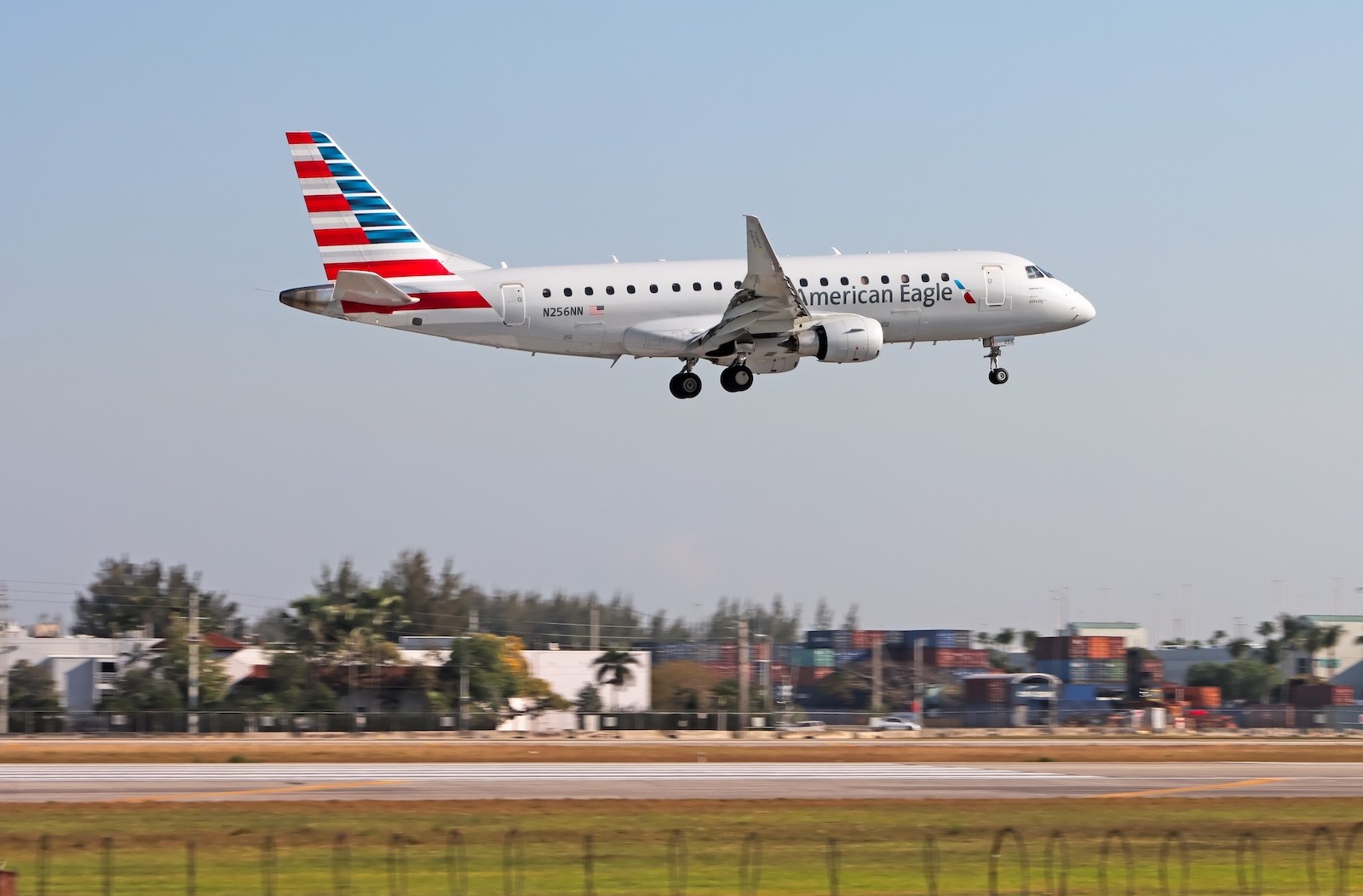 American Eagle E175