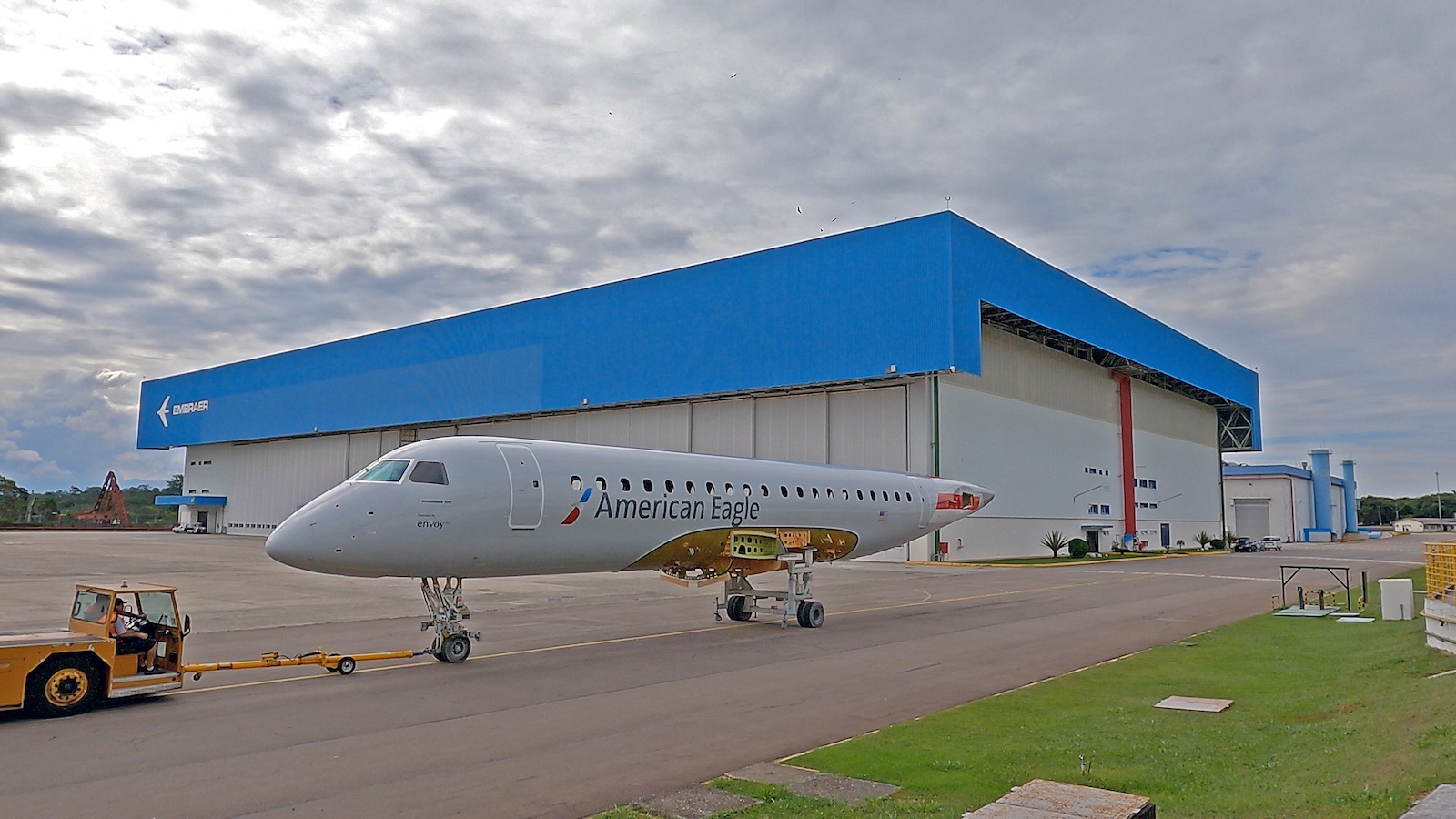New Embraer E175