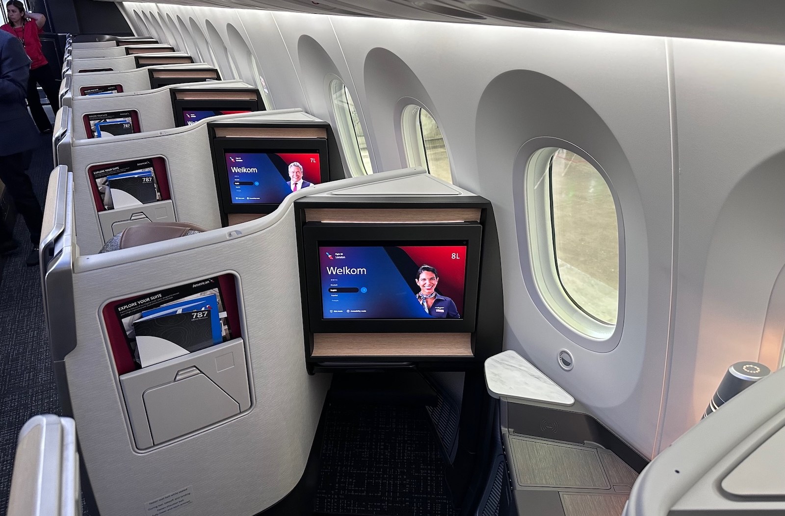 Flagship Suites American 787