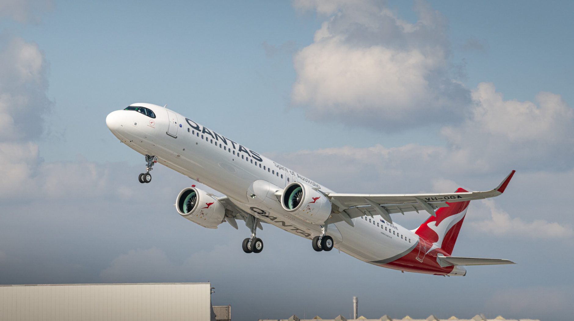 A Qantas A321XLR.