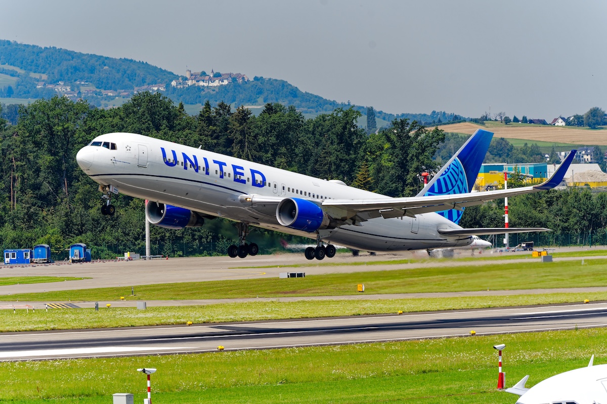 United 767-300