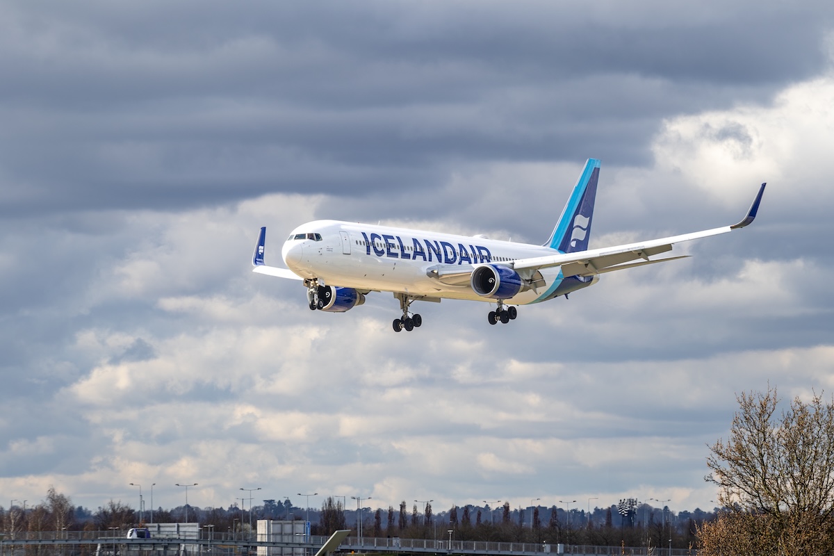 Icelandair 767