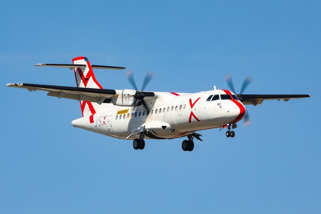 JSX Adds New West Coast Route