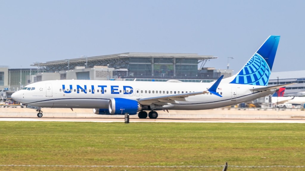 United Projects Rise in Summer Air Travel