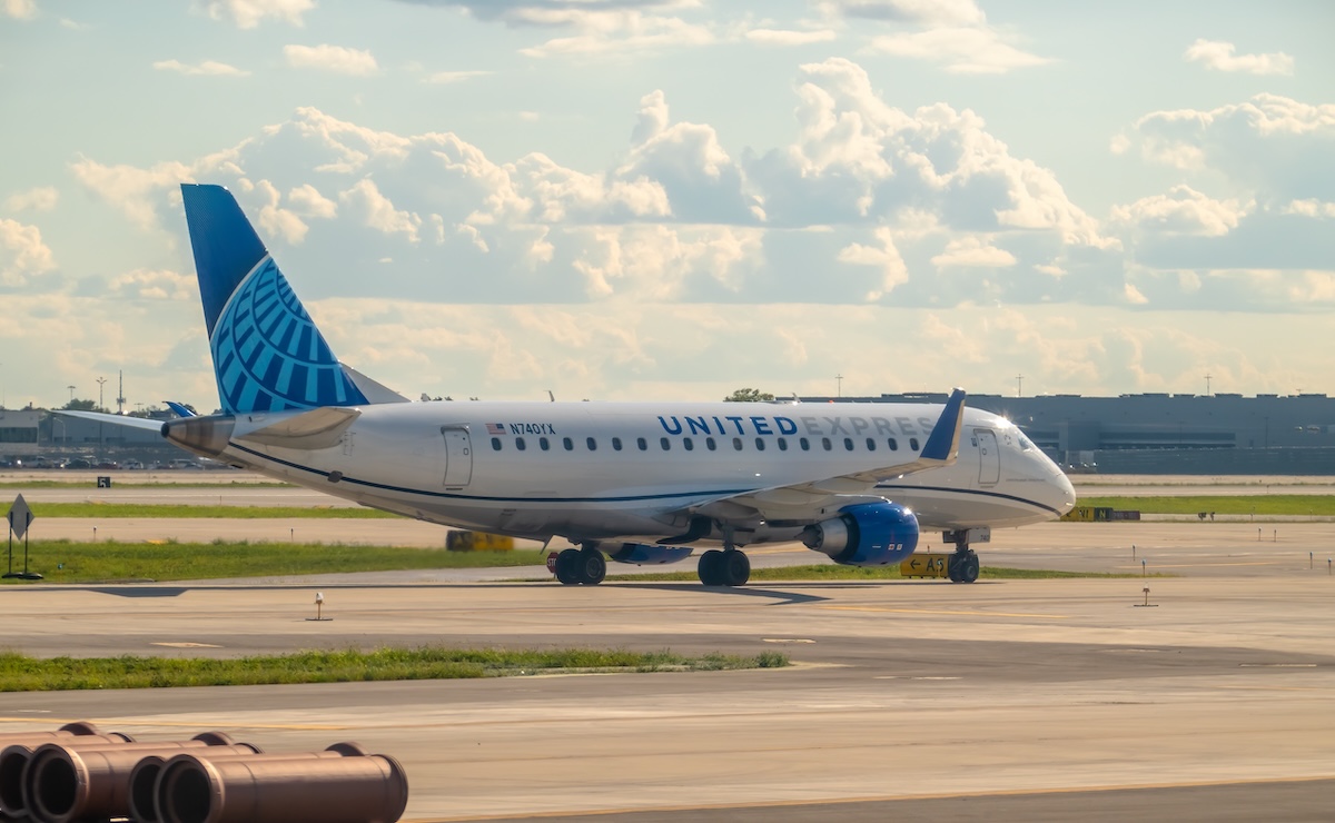 A United Express Embraer E175 operated by Republic Airways