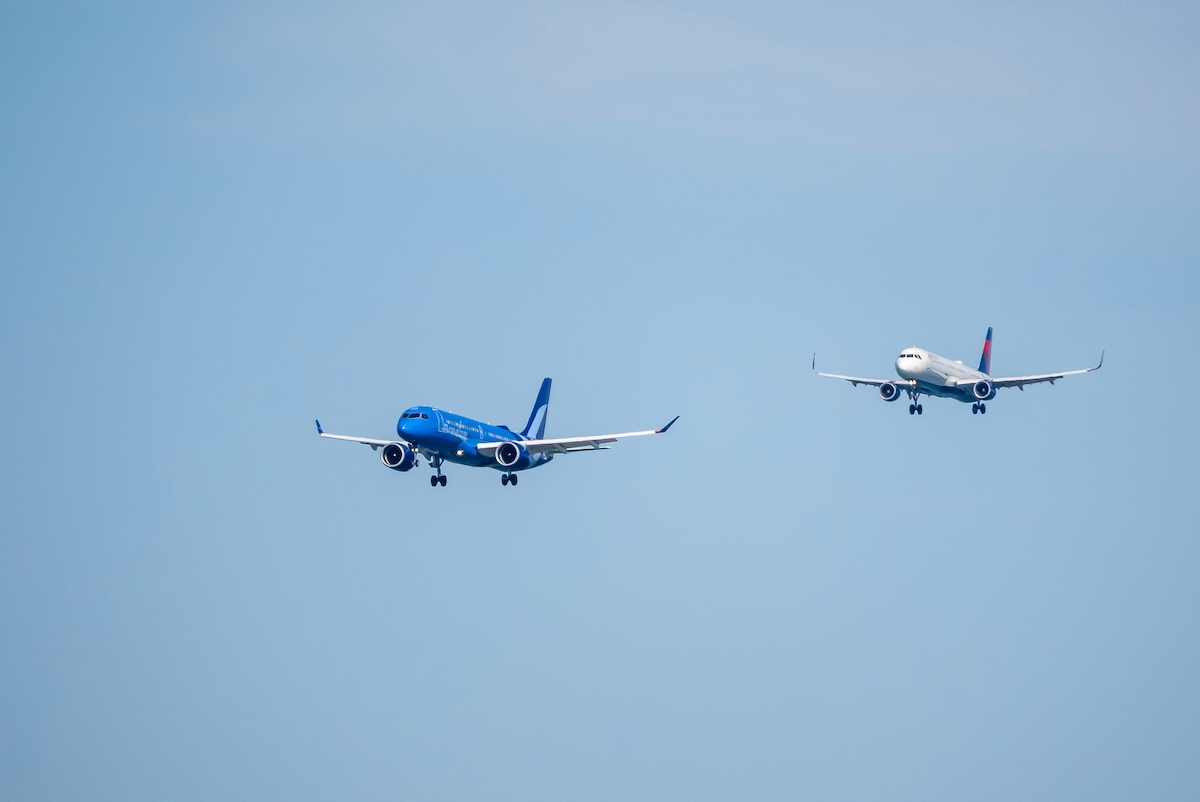 Aircraft on approach to San Francisco