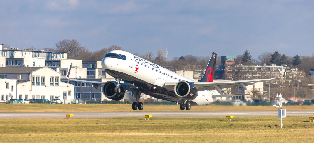 Air Canada Takes Delivery of Its First A321XLR | AirlineGeeks.com