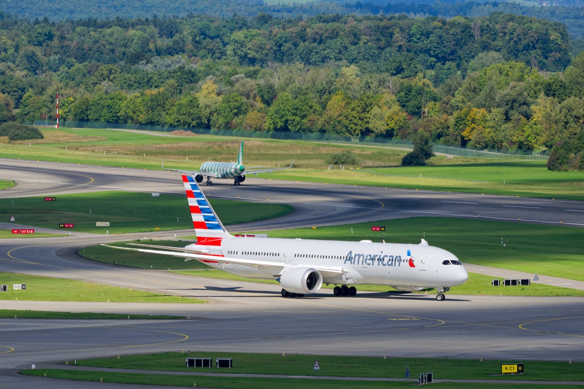 An American 787-9 Dreamliner