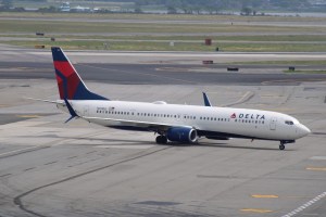 A Delta Boeing 737 in New York