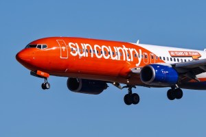 A Sun Country Boeing 737
