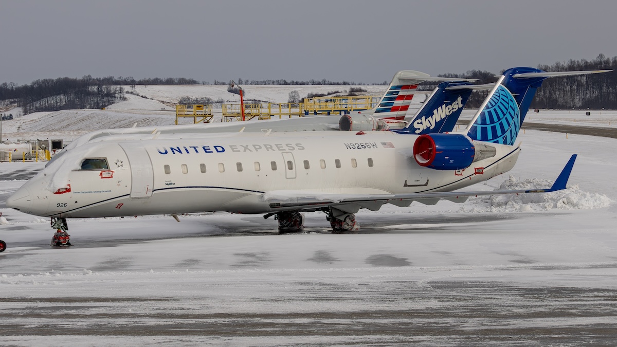 United and American CRJ aircraft