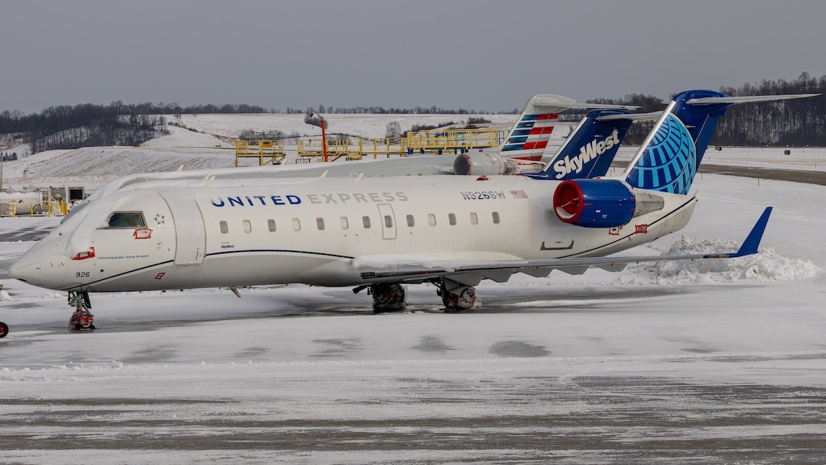 United and American CRJ aircraft