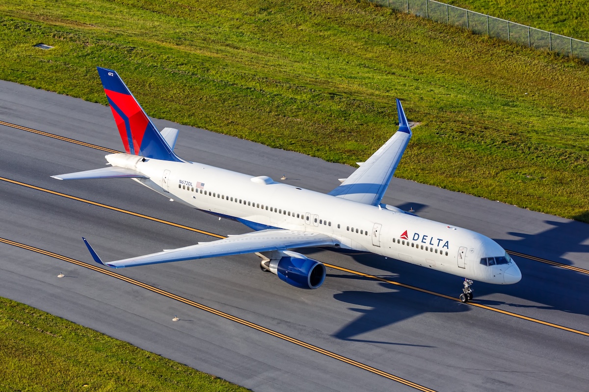 A Delta 757-200