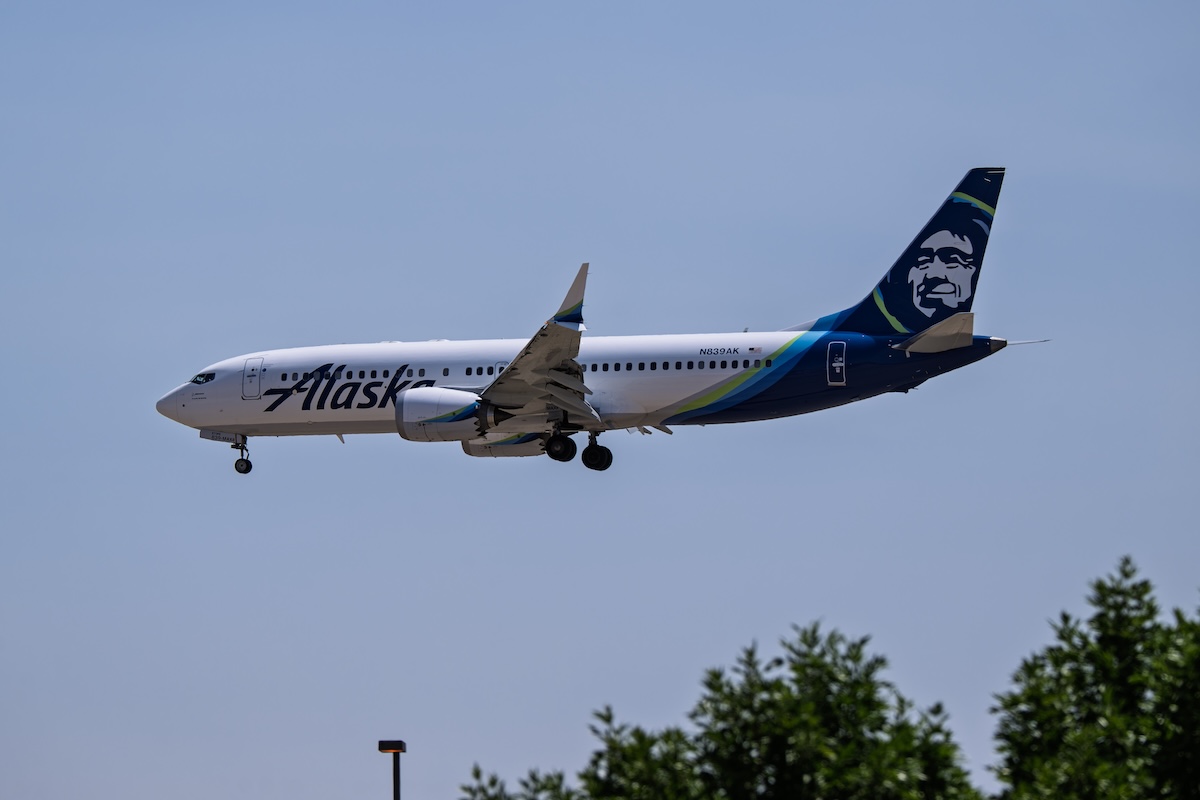 An Alaska 737 MAX 8